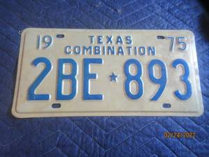 lot 181 image: VINTAGE 1975 TEXAS COMBINATION LICENSE PLATE