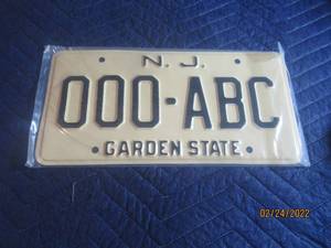 lot 183 image: VINTAGE NEW JERSEY GARDEN STATE SAMPLE LICENSE PLATE