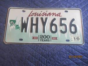 lot 185 image: VINTAGE LOUISIANA BICENTENNIAL LICENSE PLATE