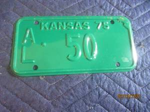 lot 109 image: VINTAGE KANSAS 1975 MOTORCYCLE LICENSE PLATE