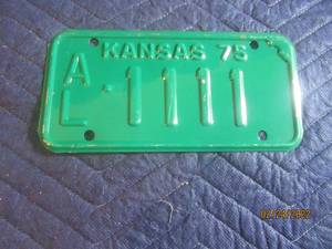 lot 110 image: VINTAGE KANSAS 1975 MOTORCYCLE LICENSE PLATE