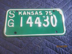 lot 111 image: VINTAGE KANSAS 1975 MOTORCYCLE LICENSE PLATE