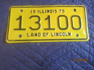 lot 112 image: VINTAGE ILLINOIS 1975 MOTORCYCLE LICENSE PLATE