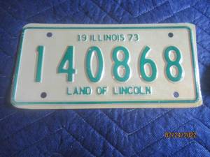 lot 113 image: VINTAGE ILLINOIS 1973 MOTORCYCLE LICENSE PLATE
