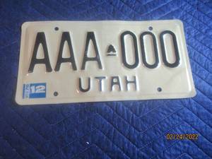 lot 118 image: VINTAGE 1976 UTAH SAMPLE LICENSE PLATE