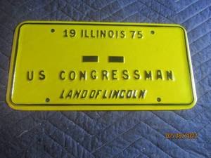 lot 217 image: VINTAGE 1975 ILLINOIS US CONGRESSMAN LICENSE PLATE