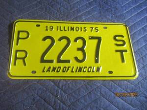 lot 233 image: VINTAGE 1975 ILLINOIS PRORATE SEMI TRAILER LICENSE PLATE