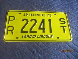 lot 235 image: VINTAGE 1975 ILLINOIS PRORATE SEMI TRAILER LICENSE PLATE