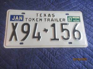 lot 243 image: VINTAGE 1987 TEXAS TOKEN TRAILER LICENSE PLATE