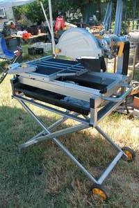 lot 7 image: PROFESSIONAL SERIES CHICAGO ELECTRIC POWER TOOL 2.5 HORSE POWER 10 INDUSTRIAL TILTBRICK SAW 69275&nbsp