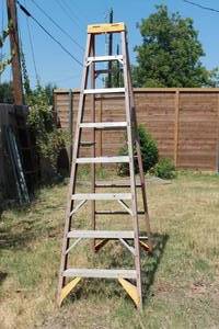 lot 11 image: HEAVY DUTY WERNER 8FT LADDER&nbsp