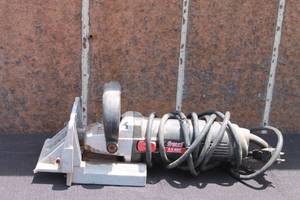 lot 19 image: FREUD 6.5 AMP BISCUIT JOINER JS100A
