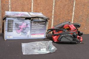 lot 43 image: CHICAGO ELECTRIC POWER TOOL&nbsp 3-14 HEAVY DUTY ELECTRIC PLANER&nbsp