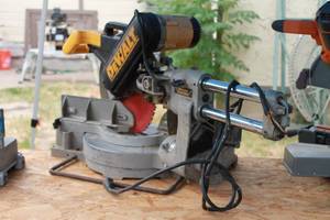 lot 52 image: DEWALT DW708&nbsp 12 DOUBLE- BEVEL SLIDING COMPOUND MITER SAW&nbsp