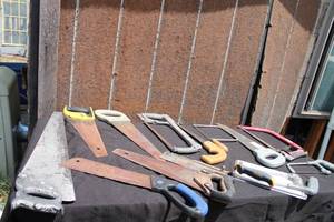 lot 125 image: TOTAL OF 13 ASSORTED SAWS