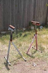lot 129 image: TOTAL OF 2 PEDESTAL FEED ROLLER SUPPORT&nbsp