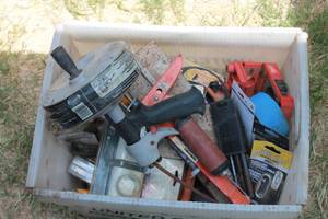 lot 131 image: MISC LOT SEE PICS TOTE INCLUDED&nbsp