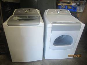 lot 2 image: WASHER AND DRYER WHIRLPOOL CABRIO
