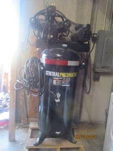 lot 3 image: CENTRAL PNEUMATIC 60 GAL 5HP 165PSI OIL LUBRICATED AIR COMPRESSOR