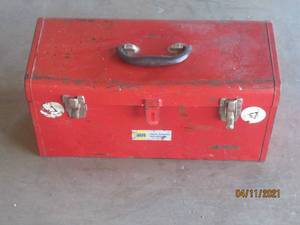 lot 60 image: RED PORTABLE TOOL BOX WITH CONTENTS&nbsp