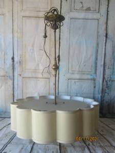 lot 68 image: LARGE&nbsp LINEN SHADE DRUM LIGHTING CHANDELIER&nbsp