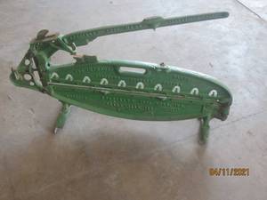 lot 77 image: ANTIQUE CAST IRON THE IMPROVED HANDY ABESTOS SHINGLE CUTTER&nbsp