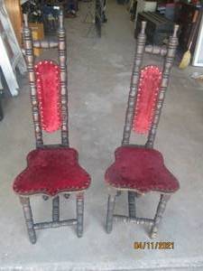 lot 78 image: DUO ANTIQUE WOOD CHAIRS&nbsp