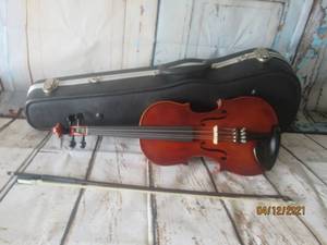 lot 14 image: AUBERT VIOLIN WITH CARRY CASE&nbsp