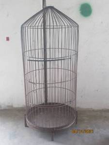 lot 126 image: 58 TALL VINTAGE IRON BIRD CAGE&nbsp