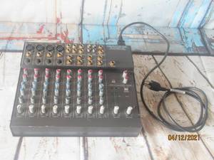 lot 83 image: MACKIE MICRO SERIES 1202&nbsp 12-CHANNEL MICLINE MIXER