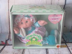 lot 137 image: MATTEL CABBAGE PATCH KIDS CRIB SNUGGLER 14993&nbsp