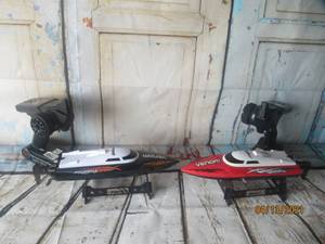 lot 144 image: DUO UDIRC VENOM HIGH SPEED REMOTE CONTROL ELECTRIC BOATS&nbsp