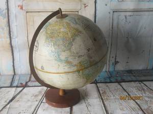 lot 146 image: VINTAGE 12 DIAM GLOBE MASTER&nbsp GLOBE ON WOOD BASE&nbsp
