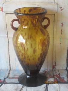 lot 164 image: VINTAGE HANDBLOWN LEOPARD PRINT GLASS VASE WITH HANDLES 15 TALL&nbsp