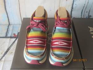 lot 172 image: DUO ARIAT WOMENS SPITFIRE OLD MUTED SERAPE SIZE 6