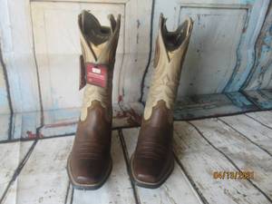 lot 174 image: ARIAT MEN WESTERN BOOTS SIZE 8 UNWORN , NO BOX&nbsp