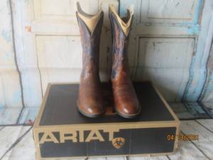 lot 175 image: ARIAT MEN WESTERN BOOTS SIZE 8