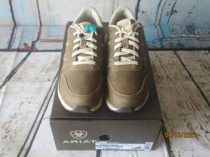 lot 184 image: &nbspARIAT WOMENS FUSE PLUS BROWN BOMBER SIZE 6&nbsp