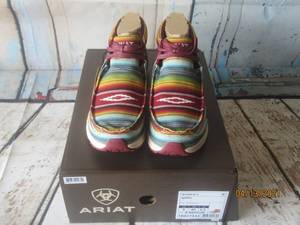 lot 185 image: ARIAT WOMEN SPITFIRE OLD MUTED SERAPE SIZE 9