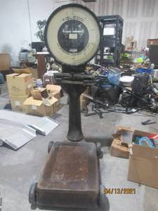 lot 194 image: VINTAGE TOLEDO SCALE 31-1821-EP&nbsp&nbsp&nbsp750 LB CAPACITY&nbsp