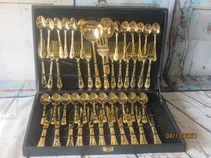lot 195 image: 48 GOLD SILVERWARE FLORAL DESIGN MADE IN CHINA