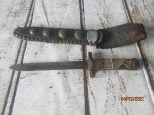 lot 206 image: VINTAGE KNIFE WITH LEATHER SHEATH&nbsp