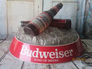 lot 213 image: VINTAGE BUDWEISER POOL TABLE LIGHT&nbsp