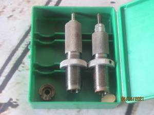 lot 224 image: RCBS RELOADING DIES 13601&nbsp2- FL DIE SET&nbsp 7MM REM MAG&nbsp &nbspSHELL HOLDER # 27&nbsp