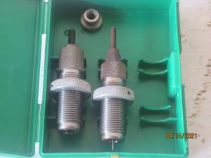 lot 225 image: RCBS RELOADING DIES 11101&nbsp&nbsp- 2&nbsp FL DIE SET&nbsp .223 REMINGTON&nbsp SHELL HOLDER # 10&nbsp