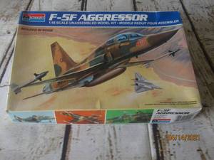 lot 253 image: MONOGRAM F- 5F AGGRESSOR 148 SCALE MODEL KIT MOLDED IN BEIGE&nbsp
