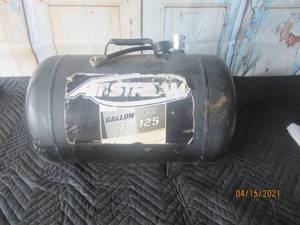 lot 293 image: AIRSTREAM 7GAL AIR TANK
