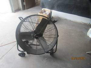 lot 295 image: ULTRA TECH PRO FLOOR FAN