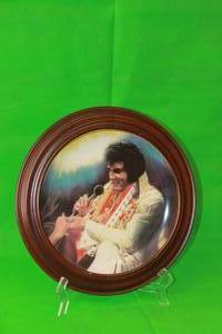 lot 4 image: ELVIS PRESLEY ,LOVIN YOU,SECOND IN THE REMEMBERED SERIES COLLECTION PLATE ,No10806,ARTIST SUSIE MORTON ,WITH WOOD VAN HYGAN & SMYTHE FRAME 13.5DIAM