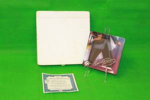lot 107 image: ELVIS PRESLEY  ARE YOU LONESOME TONIGHT  FOURTH AND FINAL ISSUE IN PURE PLATINUM MURAL COLLECTION PLATE No 507A,BY BIRDSONG,WITH COA,6 X 6